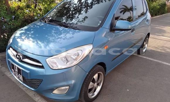 Buy Used Hyundai i10 Blue Car in Luanda in Luanda Province