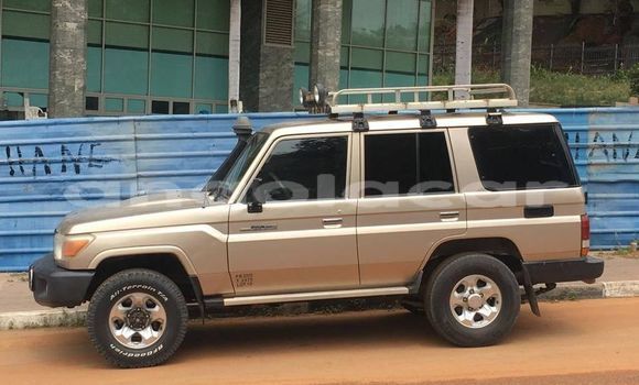 Acheter Occasion Voiture Toyota Land Cruiser Beige à Luanda, Province de Luanda