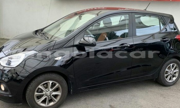 Buy Used Hyundai i10 Black Car in Luena in Moxico