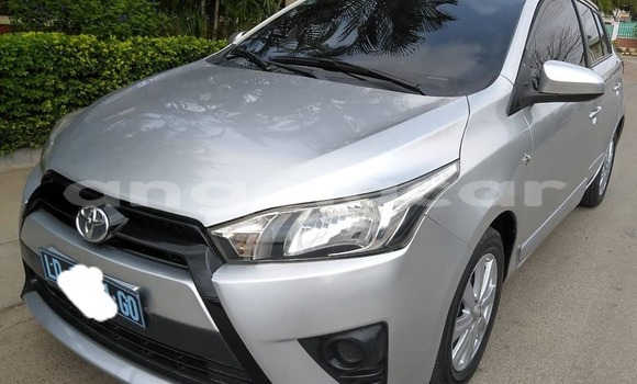 Comprar Usado Toyota Yaris Prata Carro em Benguela em Benguela