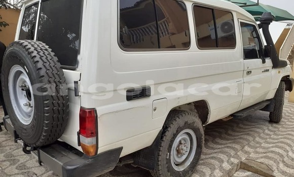 Comprar Usado Toyota Land Cruiser Branco Carro em Benguela em Benguela Comprar Usado Toyota Land Cruiser Branco Carro em Benguela em Benguela