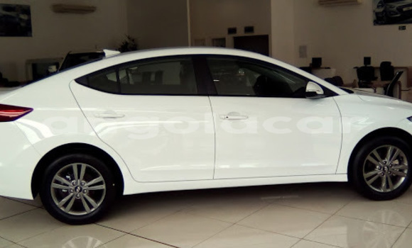 Buy Used Hyundai Elantra White Car in N'zeto in Zaire Buy Used Hyundai Elantra White Car in N'zeto in Zaire
