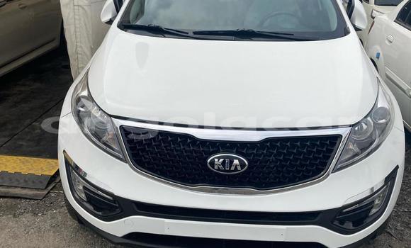 Buy Used Kia Sportage White Car in Luanda in Luanda Province