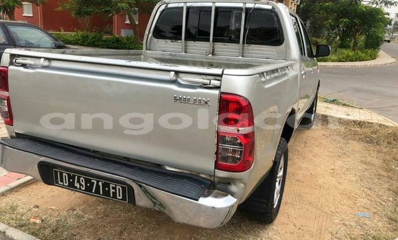 Comprar Usado Toyota Hilux Prata Carro em Benguela em Benguela Comprar Usado Toyota Hilux Prata Carro em Benguela em Benguela