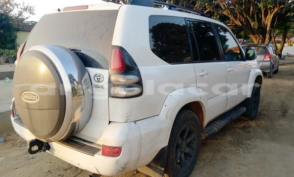 Acheter Occasion Voiture Toyota Land Cruiser Prado Blanc à Luanda, Province de Luanda Acheter Occasion Voiture Toyota Land Cruiser Prado Blanc à Luanda, Province de Luanda