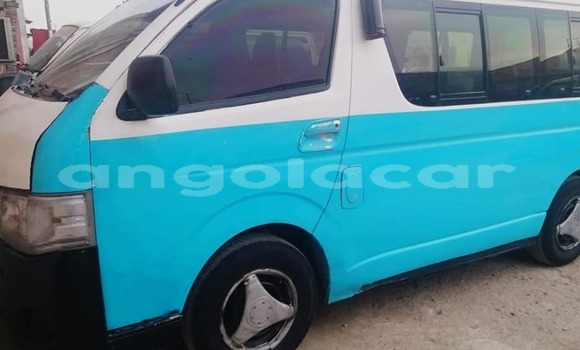 Comprar Usado Toyota Hiace Azul Carro em Luanda em Luanda Province