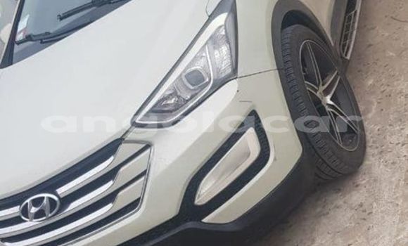 Acheter Occasion Voiture Hyundai Santa Fe Blanc à Luanda, Province de Luanda Acheter Occasion Voiture Hyundai Santa Fe Blanc à Luanda, Province de Luanda