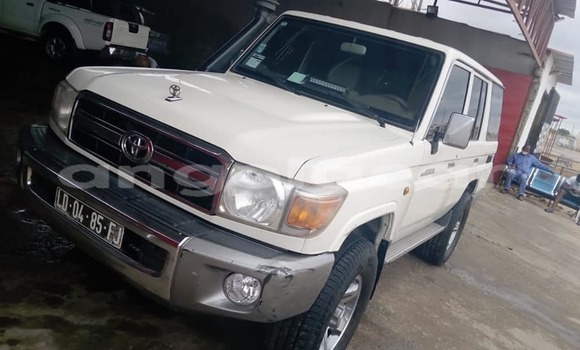 Acheter Occasion Voiture Toyota Land Cruiser Blanc à Luanda, Province de Luanda Acheter Occasion Voiture Toyota Land Cruiser Blanc à Luanda, Province de Luanda