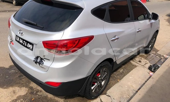 Buy Used Hyundai Tucson Silver Car in Luanda in Luanda Province Buy Used Hyundai Tucson Silver Car in Luanda in Luanda Province