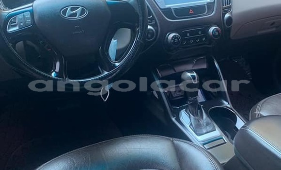 Buy Used Hyundai Tucson Red Car in Luanda in Luanda Province Buy Used Hyundai Tucson Red Car in Luanda in Luanda Province