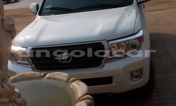 Buy Used Toyota Land Cruiser White Car in Luanda in Luanda Province Buy Used Toyota Land Cruiser White Car in Luanda in Luanda Province