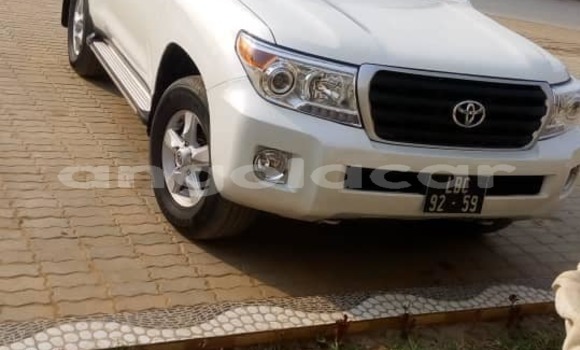 Buy Used Toyota Land Cruiser White Car in Luanda in Luanda Province Buy Used Toyota Land Cruiser White Car in Luanda in Luanda Province