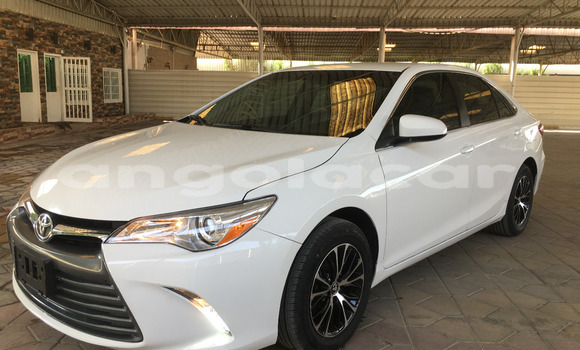 Buy Used Toyota Camry White Car in Luanda in Luanda Province