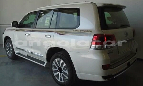 Acheter Occasion Voiture Toyota Land Cruiser Blanc à N'zeto, Zaïre Acheter Occasion Voiture Toyota Land Cruiser Blanc à N'zeto, Zaïre