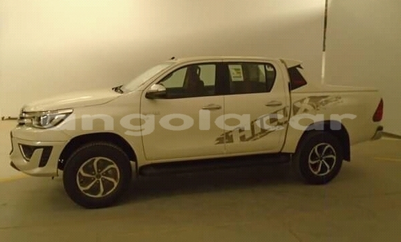 Acheter Occasion Voiture Toyota Hilux Blanc à N'zeto, Zaïre