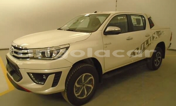 Acheter Occasion Voiture Toyota Hilux Blanc à N'zeto, Zaïre Acheter Occasion Voiture Toyota Hilux Blanc à N'zeto, Zaïre