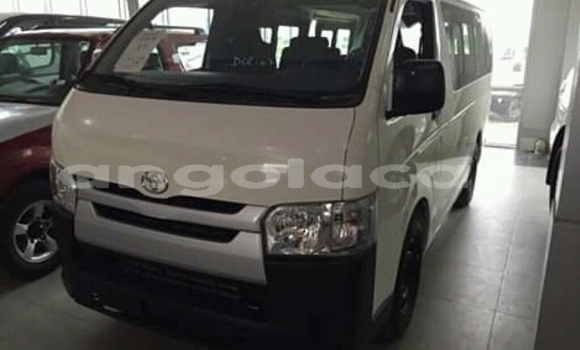 Acheter Occasion Voiture Toyota Hiace Blanc à N'zeto, Zaïre Acheter Occasion Voiture Toyota Hiace Blanc à N'zeto, Zaïre