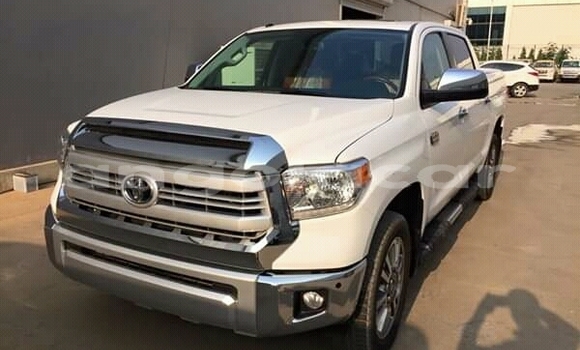 Buy Used Toyota Tundra White Car in Luena in Moxico