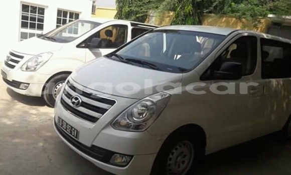 Comprar Usado Hyundai H1 Marrom Carro em Luena em Moxico