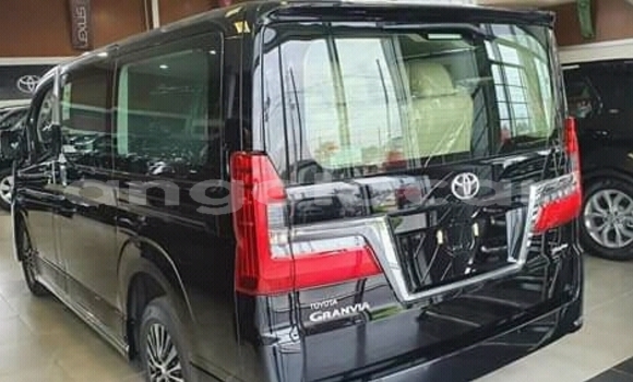 Comprar Novo Toyota Granvia Preto Carro em Luena em Moxico Comprar Novo Toyota Granvia Preto Carro em Luena em Moxico