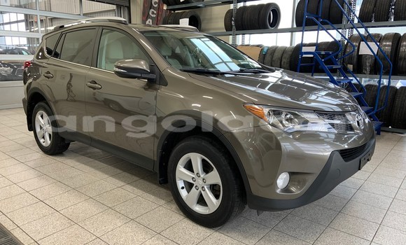 Comprar Usado Toyota RAV4 Outro Carro em Menongue em Kuando Kubango Comprar Usado Toyota RAV4 Outro Carro em Menongue em Kuando Kubango