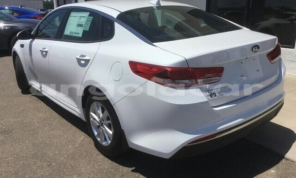 Buy Used Kia K5 White Car in N'zeto in Zaire Buy Used Kia K5 White Car in N'zeto in Zaire