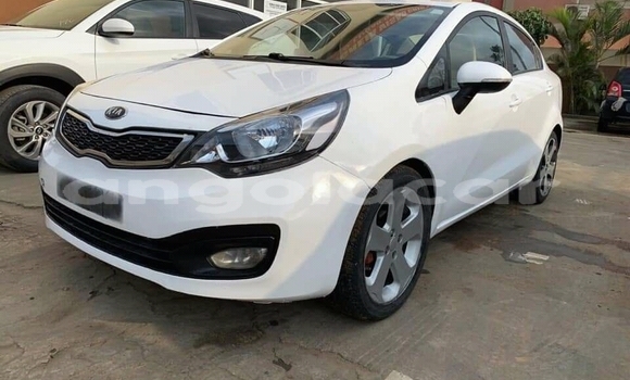 Acheter Occasion Voiture Kia rio Blanc à Luanda, Province de Luanda Acheter Occasion Voiture Kia rio Blanc à Luanda, Province de Luanda