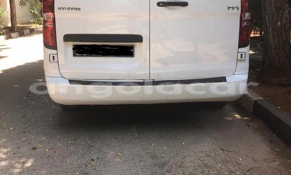 Comprar Usado Hyundai H1 Branco Carro em Luanda em Luanda Province