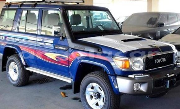 Acheter Occasion Voiture Toyota Land Cruiser Bleu à N'zeto, Zaïre Acheter Occasion Voiture Toyota Land Cruiser Bleu à N'zeto, Zaïre