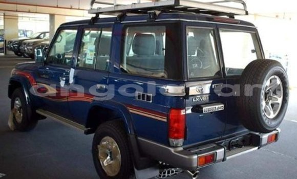 Comprar Usado Toyota Land Cruiser Azul Carro em N'zeto em Zaire Comprar Usado Toyota Land Cruiser Azul Carro em N'zeto em Zaire