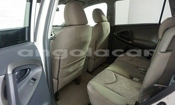 Acheter Occasion Voiture Toyota RAV4 Blanc à Luanda, Province de Luanda Acheter Occasion Voiture Toyota RAV4 Blanc à Luanda, Province de Luanda