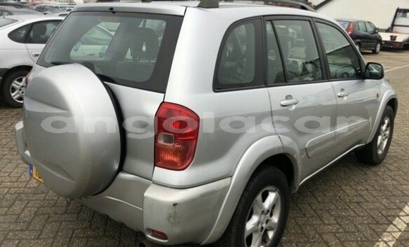 Comprar Usado Toyota RAV4 Branco Carro em Luanda em Luanda Province Comprar Usado Toyota RAV4 Branco Carro em Luanda em Luanda Province