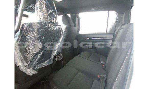 Comprar Importar Toyota Hilux Branco Carro em Import - Dubai em Bengo Province Comprar Importar Toyota Hilux Branco Carro em Import - Dubai em Bengo Province