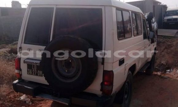 Comprar Usado Toyota Land Cruiser Branco Carro em Luanda em Luanda Province Comprar Usado Toyota Land Cruiser Branco Carro em Luanda em Luanda Province