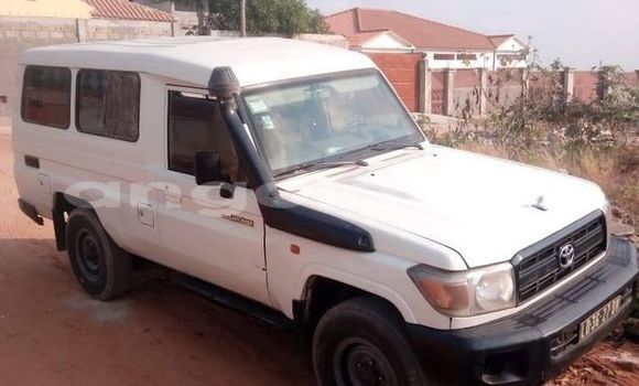 Comprar Usado Toyota Land Cruiser Branco Carro em Luanda em Luanda Province Comprar Usado Toyota Land Cruiser Branco Carro em Luanda em Luanda Province