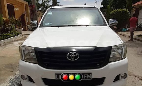Acheter Occasion Voiture Toyota Hilux Blanc à Luanda, Province de Luanda Acheter Occasion Voiture Toyota Hilux Blanc à Luanda, Province de Luanda