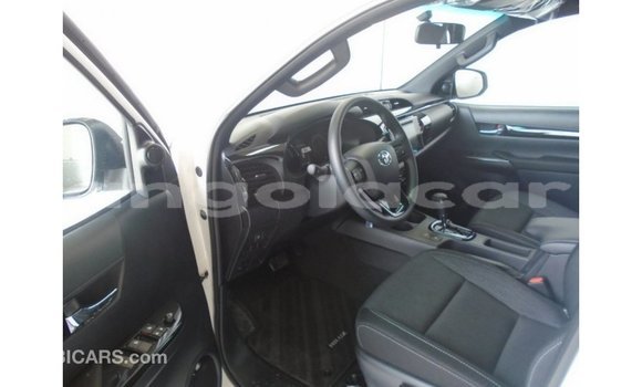 Comprar Importar Toyota Hilux Branco Carro em Import - Dubai em Bengo Province Comprar Importar Toyota Hilux Branco Carro em Import - Dubai em Bengo Province