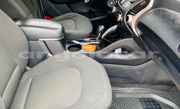 Buy Used Hyundai Tucson White Car in Luanda in Luanda Province Buy Used Hyundai Tucson White Car in Luanda in Luanda Province