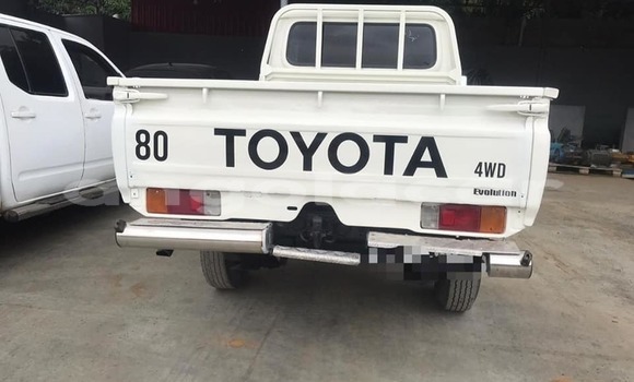 Acheter Occasion Voiture Toyota Land Cruiser Blanc à Luanda, Province de Luanda Acheter Occasion Voiture Toyota Land Cruiser Blanc à Luanda, Province de Luanda