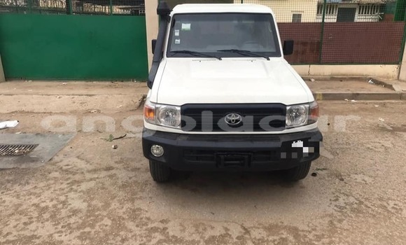 Acheter Occasion Voiture Toyota Land Cruiser Blanc à Luanda, Province de Luanda Acheter Occasion Voiture Toyota Land Cruiser Blanc à Luanda, Province de Luanda