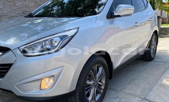 Buy Used Hyundai Tucson Silver Car in Luanda in Luanda Province
