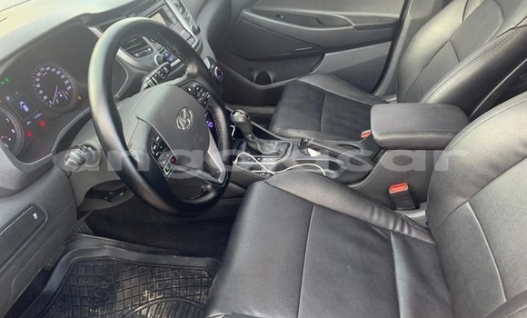 Acheter Occasion Voiture Hyundai Tucson Rouge à Luanda, Province de Luanda Acheter Occasion Voiture Hyundai Tucson Rouge à Luanda, Province de Luanda