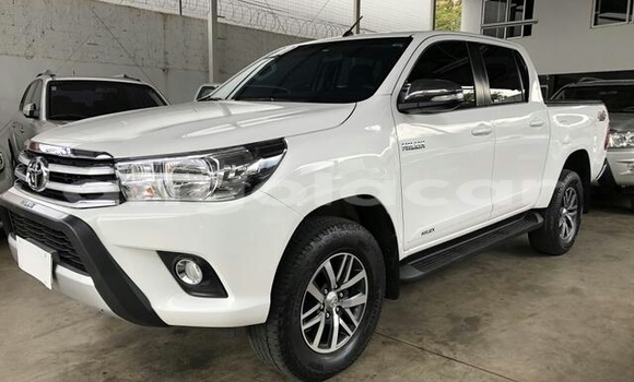Comprar Usado Toyota Hilux Branco Carro em Benguela em Benguela Comprar Usado Toyota Hilux Branco Carro em Benguela em Benguela