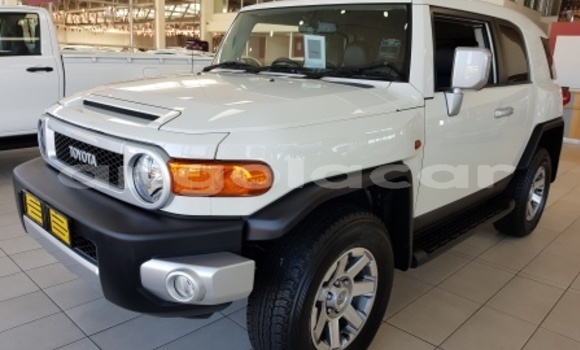 Comprar Usado Toyota FJ Cruiser Branco Carro em Luanda em Luanda Province Comprar Usado Toyota FJ Cruiser Branco Carro em Luanda em Luanda Province