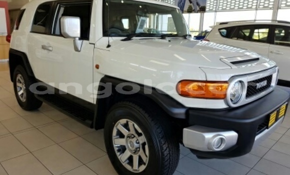 Acheter Occasion Voiture Toyota FJ Cruiser Blanc à Luanda, Province de Luanda Acheter Occasion Voiture Toyota FJ Cruiser Blanc à Luanda, Province de Luanda