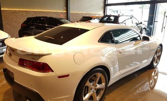 Acheter Occasion Voiture Chevrolet Camaro Blanc à Luanda, Province de Luanda Acheter Occasion Voiture Chevrolet Camaro Blanc à Luanda, Province de Luanda