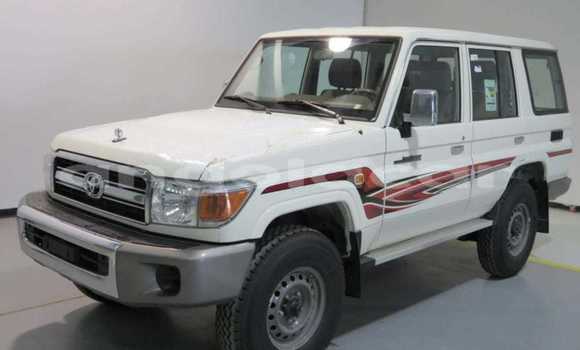 Comprar Usado Toyota Land Cruiser Branco Carro em Luena em Moxico Comprar Usado Toyota Land Cruiser Branco Carro em Luena em Moxico