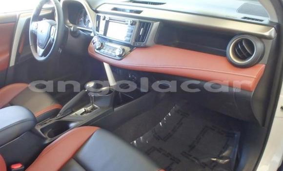 Comprar Usado Toyota RAV4 Vermelho Carro em Luanda em Luanda Province Comprar Usado Toyota RAV4 Vermelho Carro em Luanda em Luanda Province