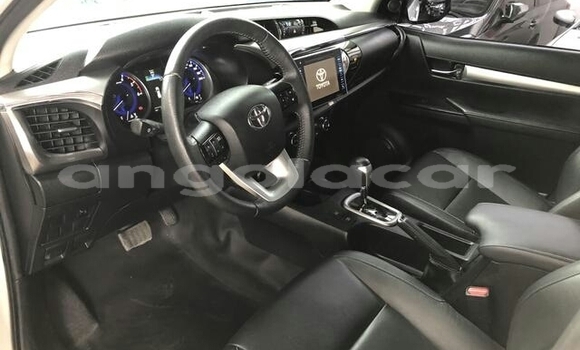 Buy Used Toyota Hilux White Car in Luena in Moxico Buy Used Toyota Hilux White Car in Luena in Moxico