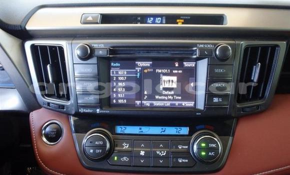 Comprar Usado Toyota RAV4 Vermelho Carro em Luanda em Luanda Province Comprar Usado Toyota RAV4 Vermelho Carro em Luanda em Luanda Province